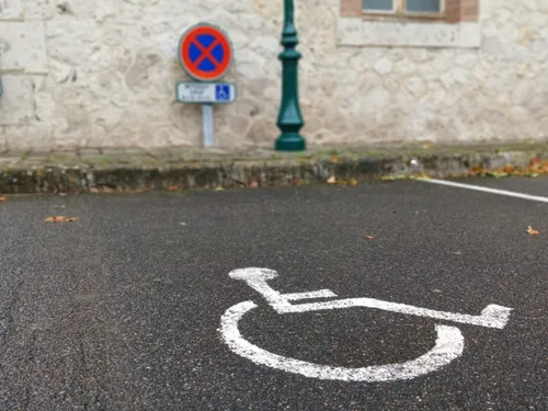 Enfance, accès aux droits et logement au Forum Handiscuter