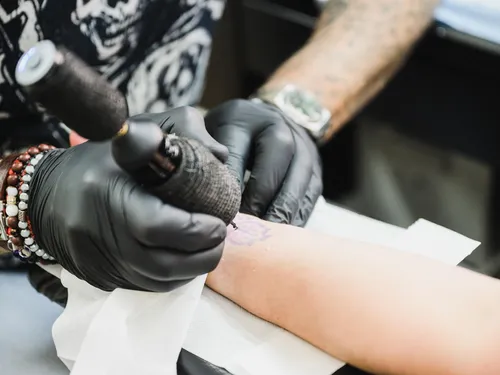 Le public au rendez-vous au premier salon INK & Beer 