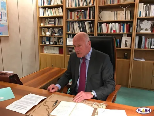 Alain Rousset défend le projet d'école vétérinaire publique