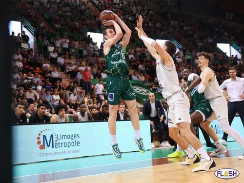 Le CSP craque en toute fin de match face à Paris (71-78)