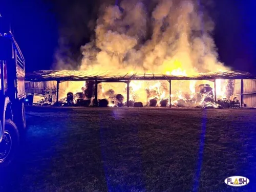 Corrèze : Un bâtiment agricole de 1.000m2 ravagé par les flammes