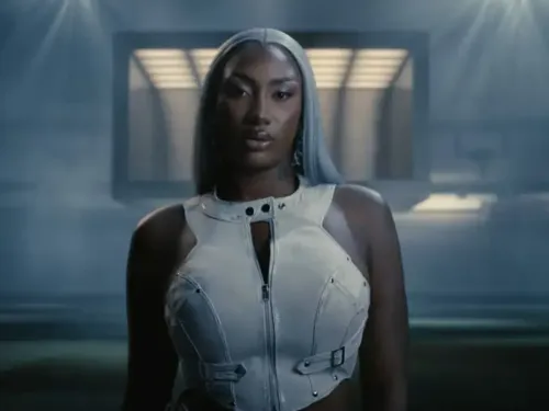  Aya Nakamura au Stade de France : la consécration d’une star made...