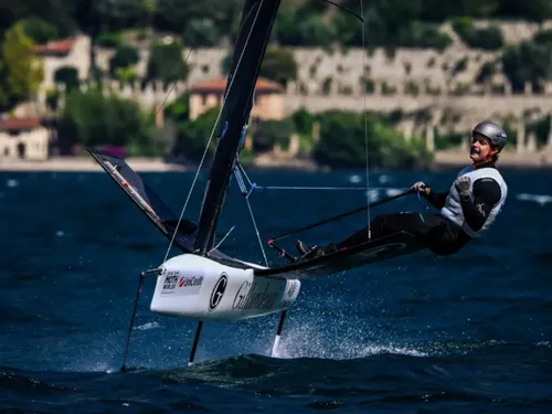 ENZO BALANGER, LE GUADELOUPÉEN QUI RÉÉCRIT L’HISTOIRE DE LA VOILE 