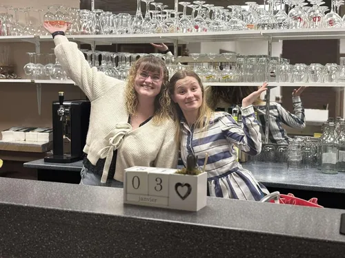 Aulnoye-Aymeries - Deux aulnésiennes à la tête d'une friterie