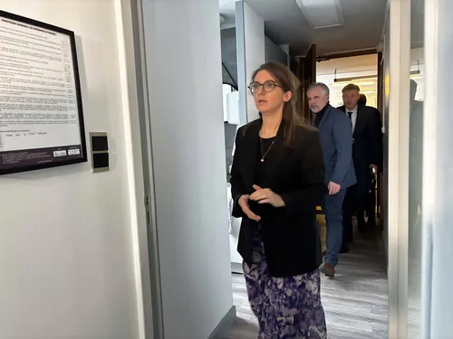 Aurore Bergé promet de revenir sur le territoire