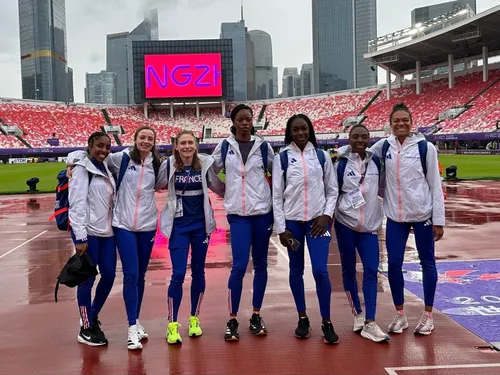 Sports - Chloé Galet et les Bleues du 4x100m qualifiées pour les...