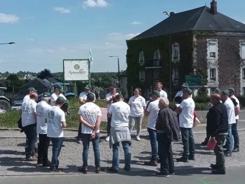 Avesnes-sur-Helpe : agriculteurs et éleveurs en colère