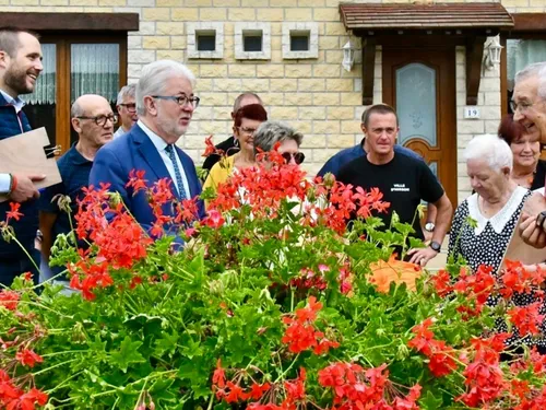 Hirson conserve son label de « ville fleurie » et ses « 3 fleurs » !