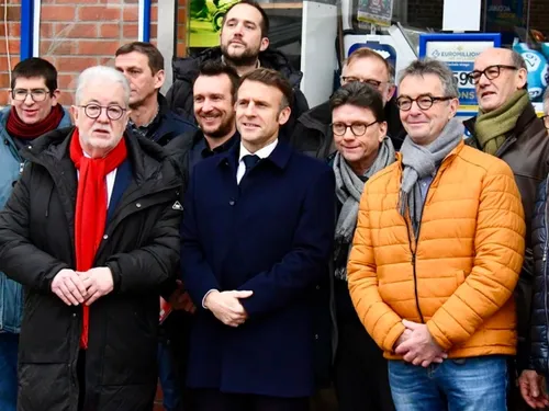 Emmanuel Macron en visite surprise à Hirson, Saint-Michel et Vervins