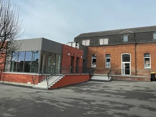 Saint-Hilaire-sur-Helpe : une école rénovée et agrandie