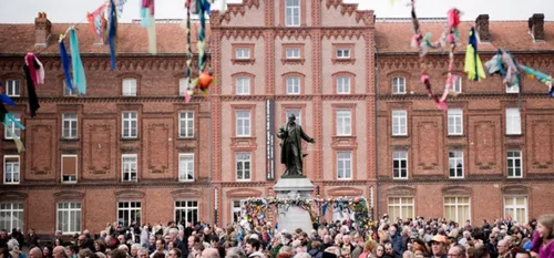 Le 1er Mai au Familistère de Guise