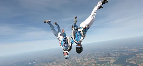 FreeFly - Des champions dans le ciel sambrien