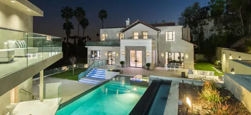 Rihanna a un nouveau toit