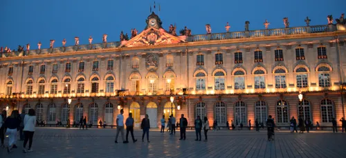 Nancy : une voiture fonce dans la terrasse d’un bar