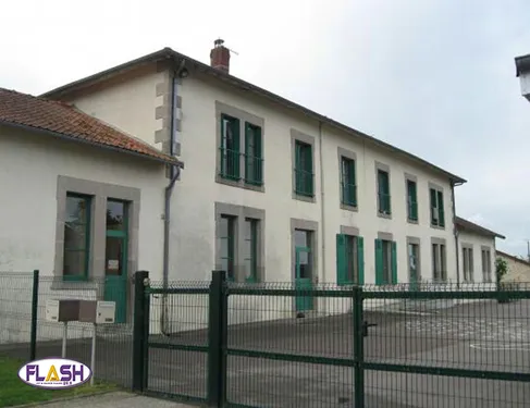 Mobilisation contre la fermeture d'une classe à St-Laurent-Les-Eglises