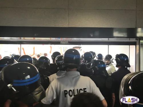 Les militants de la Confédération Paysanne évacués de force de...