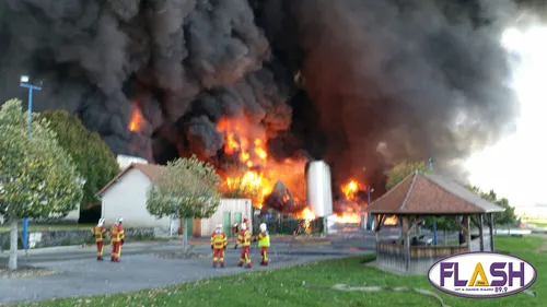 1 mort dans le violent incendie de l'entreprise Minerva Oil à Meuzac