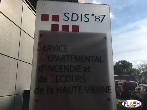 Un pyromane appelle les pompiers pour signaler un feu qu'il vient...