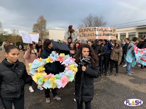 Enterrement symbolique du lycée Jean Giraudoux de Bellac