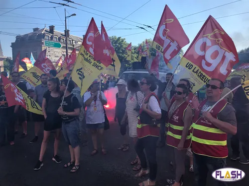 600 personnes dans la rue contre la politique sociale du gouvernement