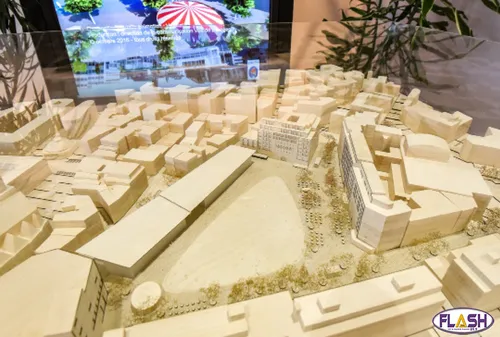 La maquette de la place de la République est visible depuis ce...
