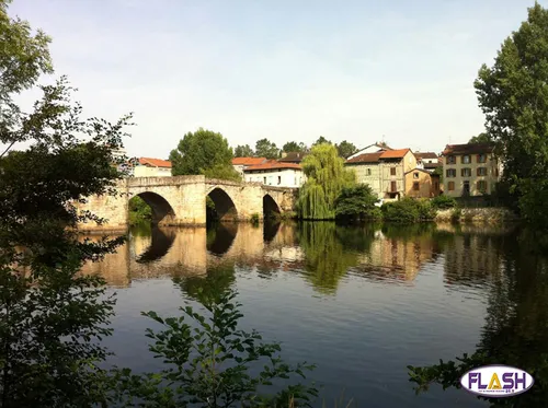 Une jeune fille rouée de coups et la police caillassée aux Portes...