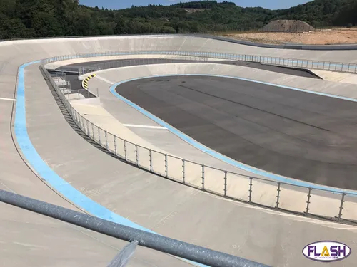 Pose de la première pierre de la couverture du Vélodrome de...