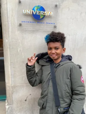 Le jeune réunionnais Soan, gagnant de The Voice Kids 2019, a signé...