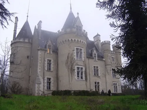 M6 propose de dormir dans un château hanté pour une nouvelle émission