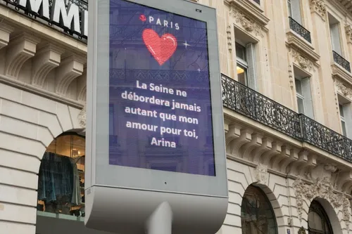 Déclarez votre flamme sur les panneaux de Paris pour la Saint-Valentin