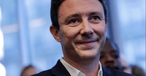 Élections municipales de Paris : Benjamin Griveaux retire sa...