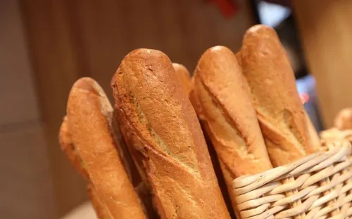 En plein confinement, elle accouche dans sa boulangerie