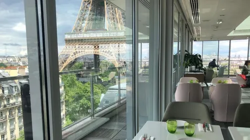 Un rooftop éphémère face à la Tour Eiffel !