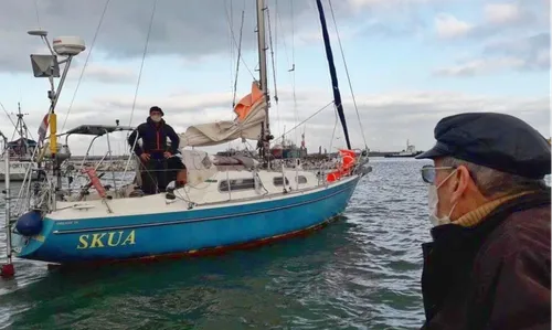 Privé d’avion, un homme traverse l’Atlantique à la voile pour...