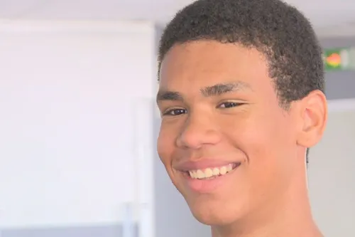 Iman Delbois, un jeune danseur classique martiniquais va intégrer...