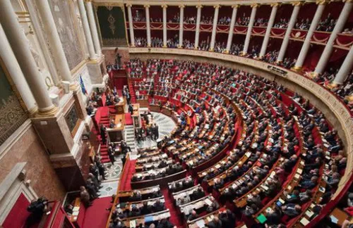 Le ministre des Outre-mer promet « d’avancer encore plus vite » sur...