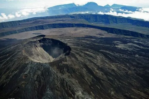 Piton de la Fournaise : fin de la crise sismique mais une éruption...