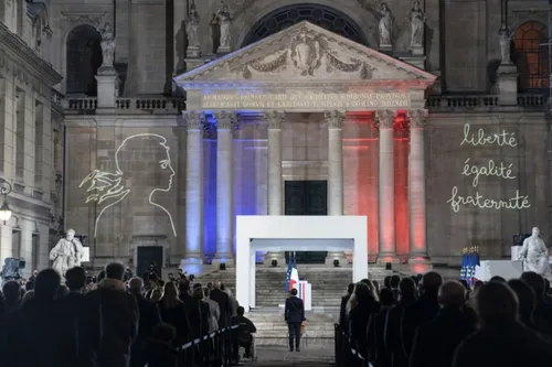 Un hommage national très émouvant pour Samuel Paty à la Sorbonne