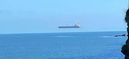 Un bateau volant au dessus de la Manche