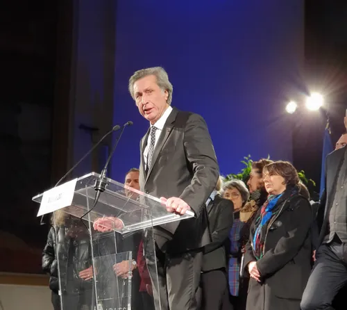 [ VOEUX 2023 ] A Arles Patrick De Carolis garde le cap vers une...