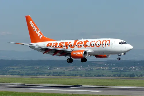 [ Faits Divers ] Atterrissage d'urgence d'un avion easyJet à...