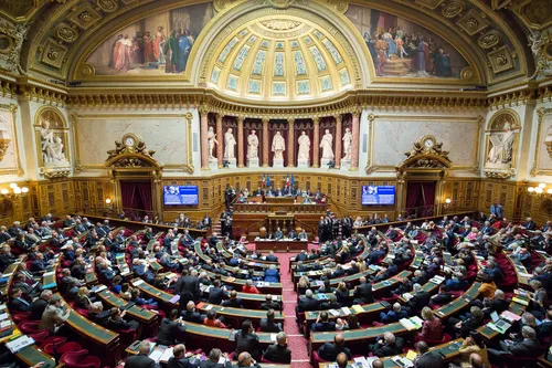 [ POLITIQUE ] Le Sénat a voté le départ à la retraite à 64 ans...