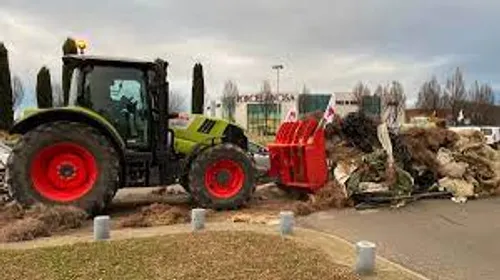 [SOCIAL]: Les agriculteurs manifestent à Nîmes aujourd’hui.