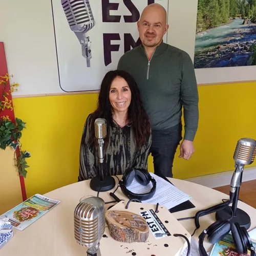 Nathalie et Christian des Koï'S Family au micro de Corinne sur EST FM