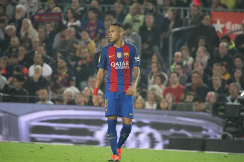 [ SPORT - FOOTBALL ] : accord verbal entre la star du PSG Neymar et...