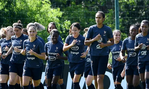 [ SPORT - FOOTBALL ] Mondial 2019 - France-États-Unis : un défi...