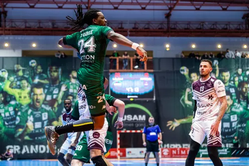 [ SPORT - HANDBALL ] SANS SURPRISE L’USAM REPART AVEC LA VICTOIRE...