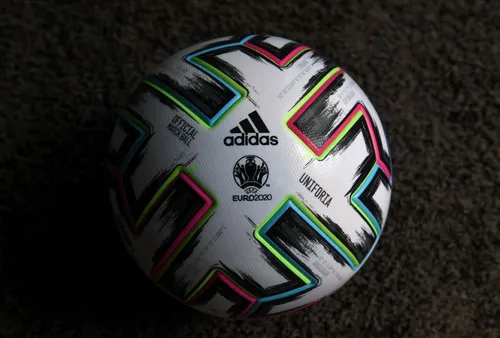 Coronavirus - Football : l'Euro 2020 va être reporté d'un an, la...