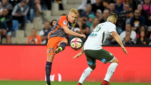 [ SPORT - FOOTBALL ] Clubs et joueurs de L1 d'accord pour baisser...