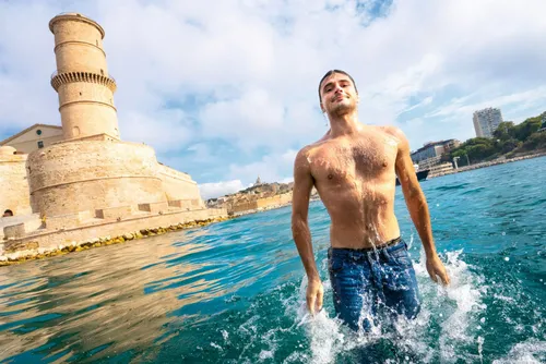 Record du monde pour l'apnéiste Marseillais Arnaud jerard.